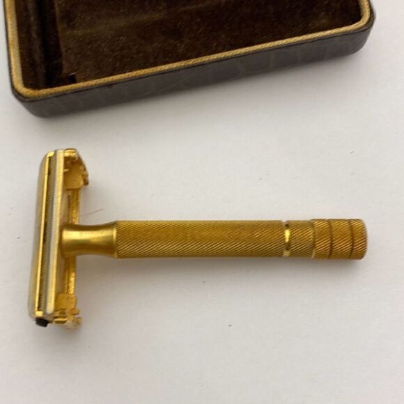 Vintage Gillette Milord Men's Gold Razor with Case - Picture 3 of 10